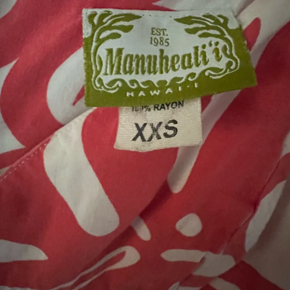 Manuhealii Coral and White Leaf Pattern Dress - Picture 3 of 3